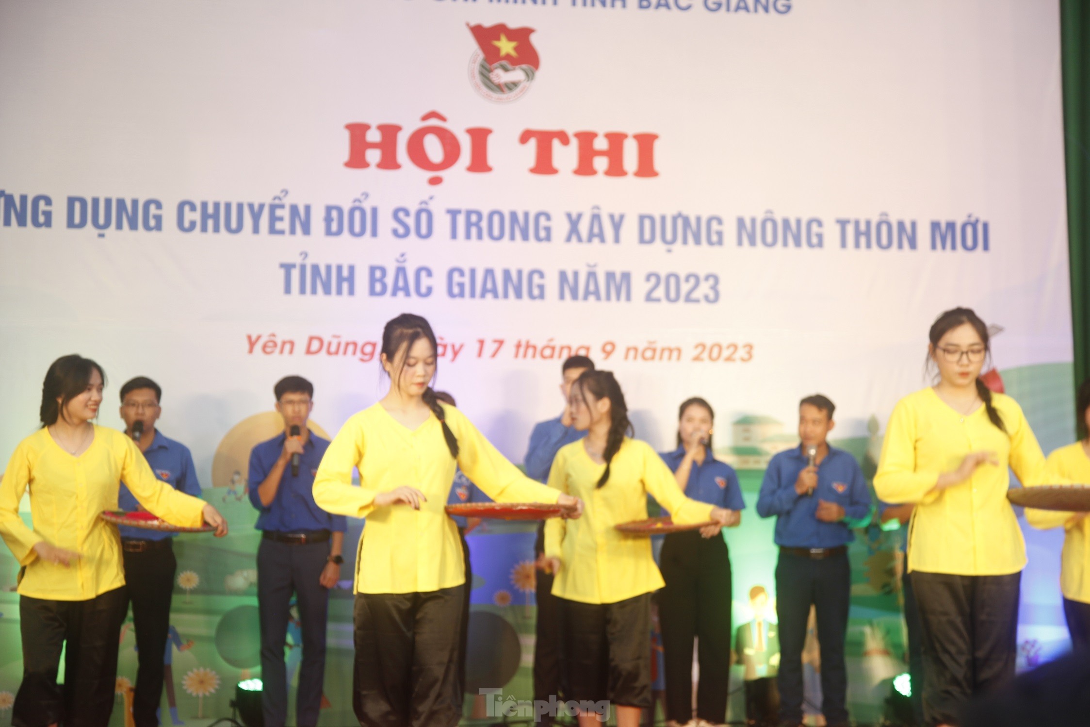 Tuổi trẻ Bắc Giang giúp người dân giải quyết 10.000 thủ tục dịch vụ công trực tuyến