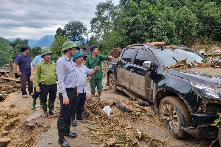 Mưa lớn, tạm dừng tìm kiếm diện rộng nạn nhân mất tích do lũ ống ở Lào Cai
