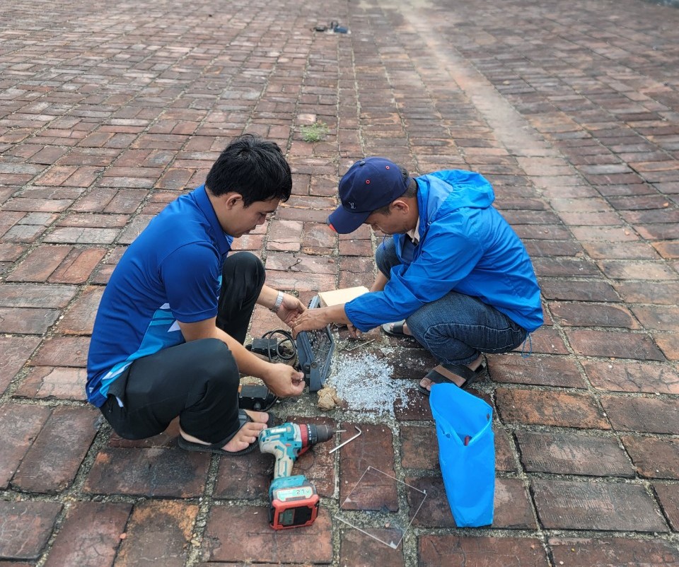 Sửa chữa hệ thống đèn, tiếp tục truy tìm đối tượng phá hoại trên Kỳ đài Huế