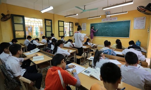 Một huyện ở Hà Nội tạm dừng dạy thêm, dạy liên kết trong nhà trường