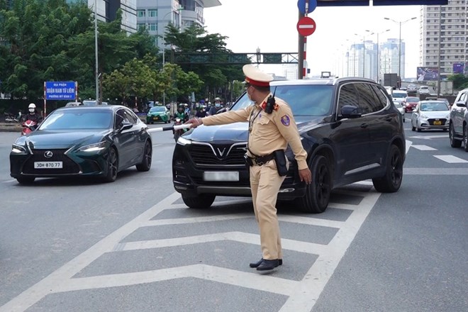 4 trường hợp cảnh sát giao thông được dừng phương tiện