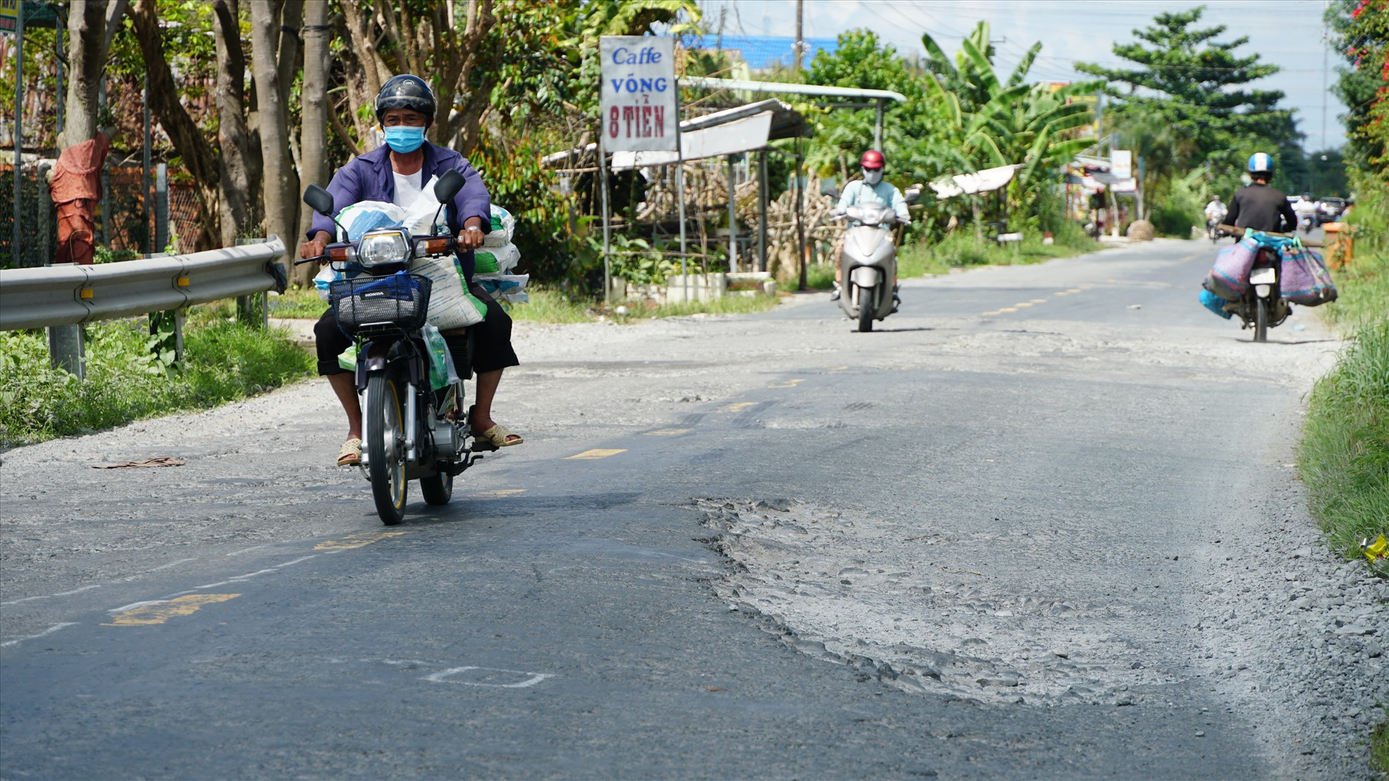 Mặt đường quốc lộ ở Vĩnh Long không đồng nhất dẫn đến hư hỏng
