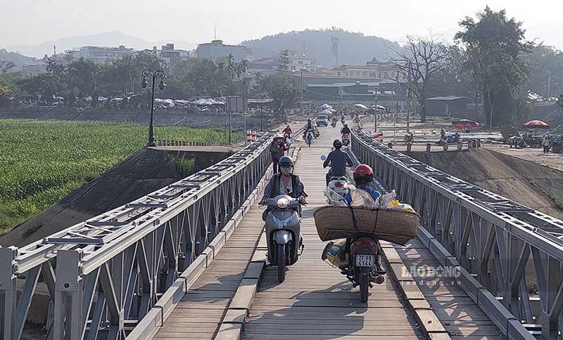 Việc cấm phương tiện qua cầu Mường Thanh chưa thể thực hiện