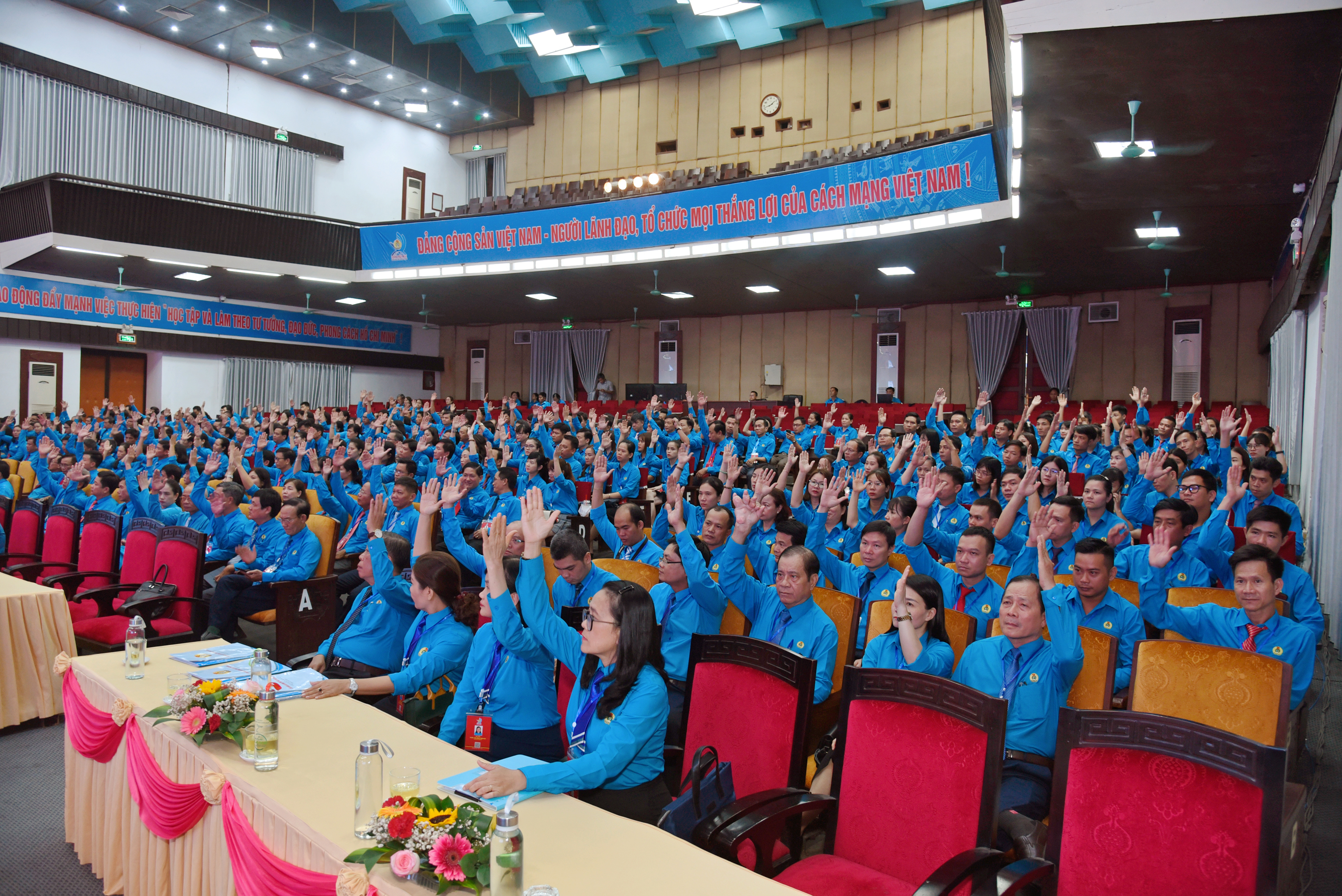 289 đại biểu dự khai mạc phiên thứ nhất Đại hội Công đoàn tỉnh Thừa Thiên - Huế