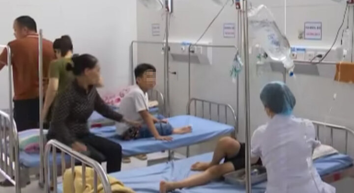 28 học sinh tiểu học ở Thái Bình bị ngộ độc sau bữa liên hoan Tết Trung thu