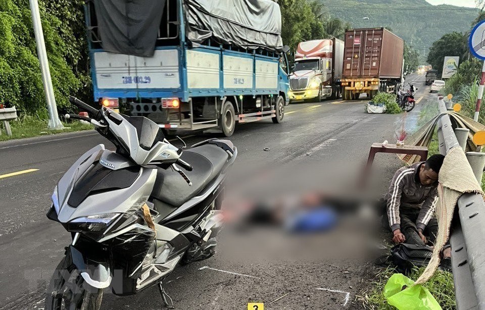 Phú Yên: Truy tìm lái xe đầu kéo gây tai nạn chết người rồi bỏ chạy