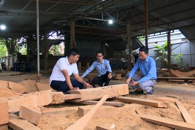 Người bảo tồn và phát huy nghề mộc truyền thống của quê hương Hà Tĩnh