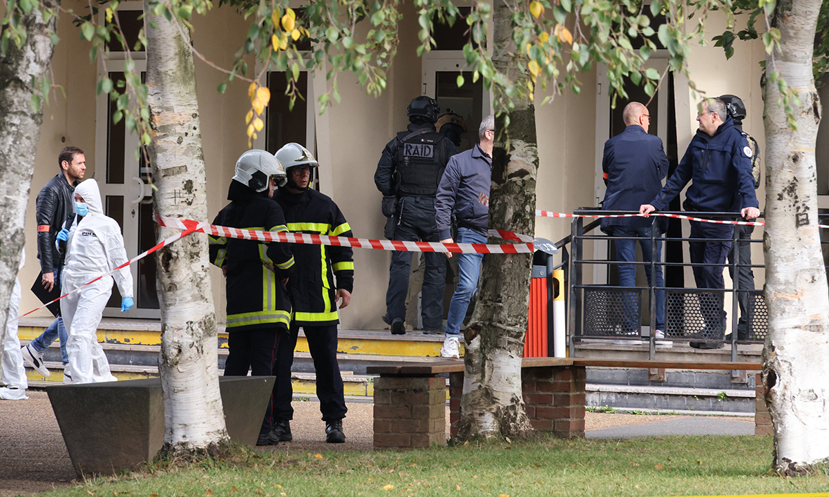 Nghi phạm Hồi giáo sát hại giáo viên ở Pháp