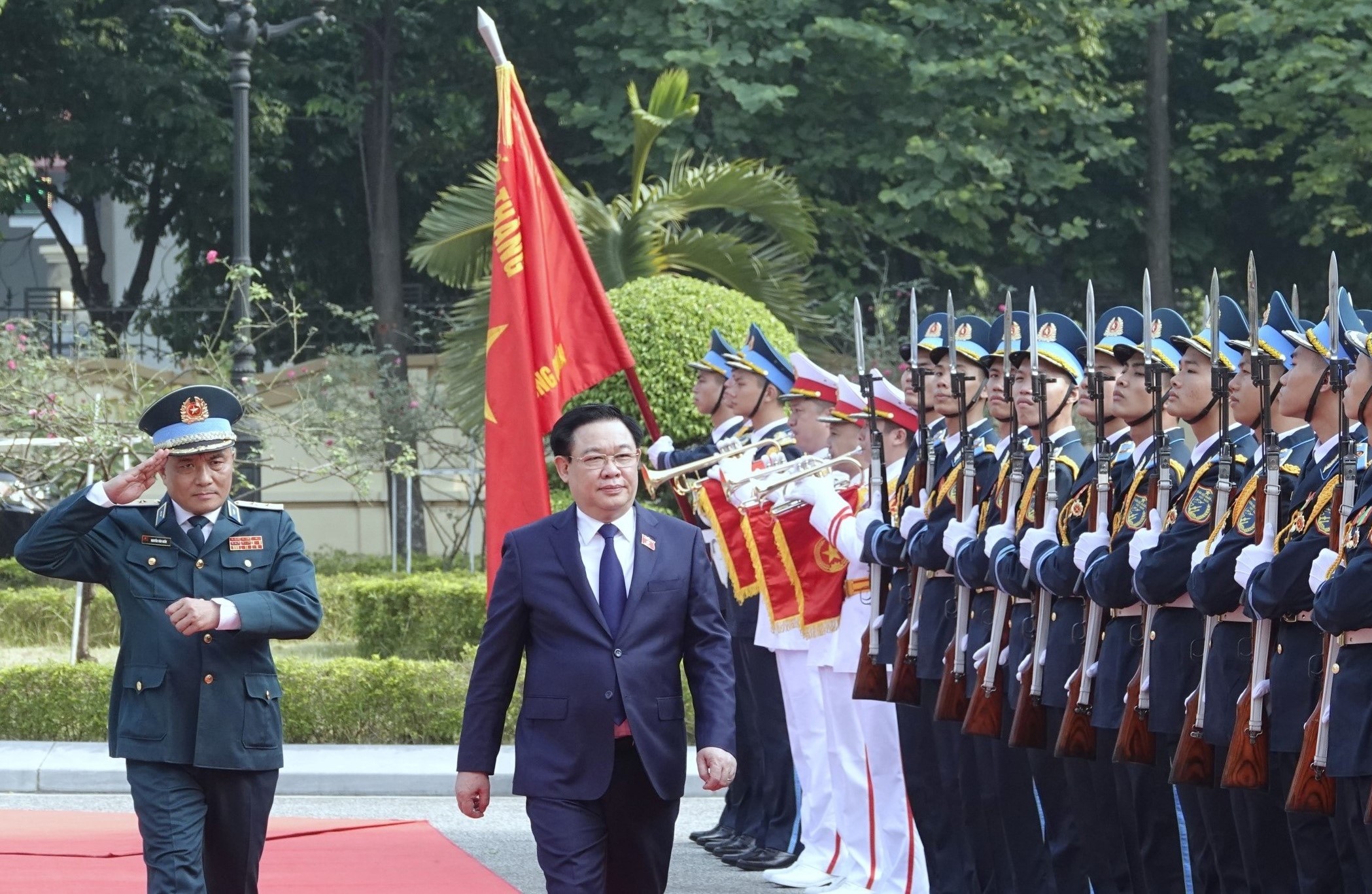 Tư lệnh Nguyễn Văn Hiền: Nắm chắc tình hình, sẵn sàng bảo vệ Tổ quốc trong mọi tình huống