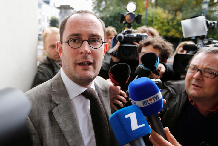 Bộ trưởng Bỉ từ chức vì để lọt kẻ tấn công khủng bố