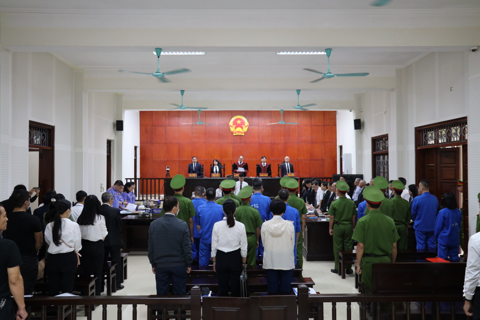 Chỉ định 4 luật sư bào chữa cho bà Nguyễn Thị Thanh Nhàn cùng 3 thuộc cấp