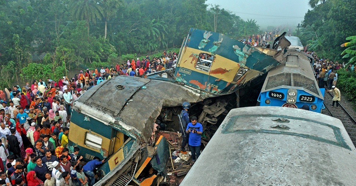 Số người chết tiếp tục tăng trong vụ hai tàu hỏa đâm nhau ở Bangladesh