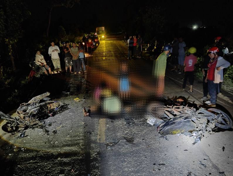 Gia Lai: Hai xe máy va chạm mạnh làm 4 thanh thiếu niên tử vong