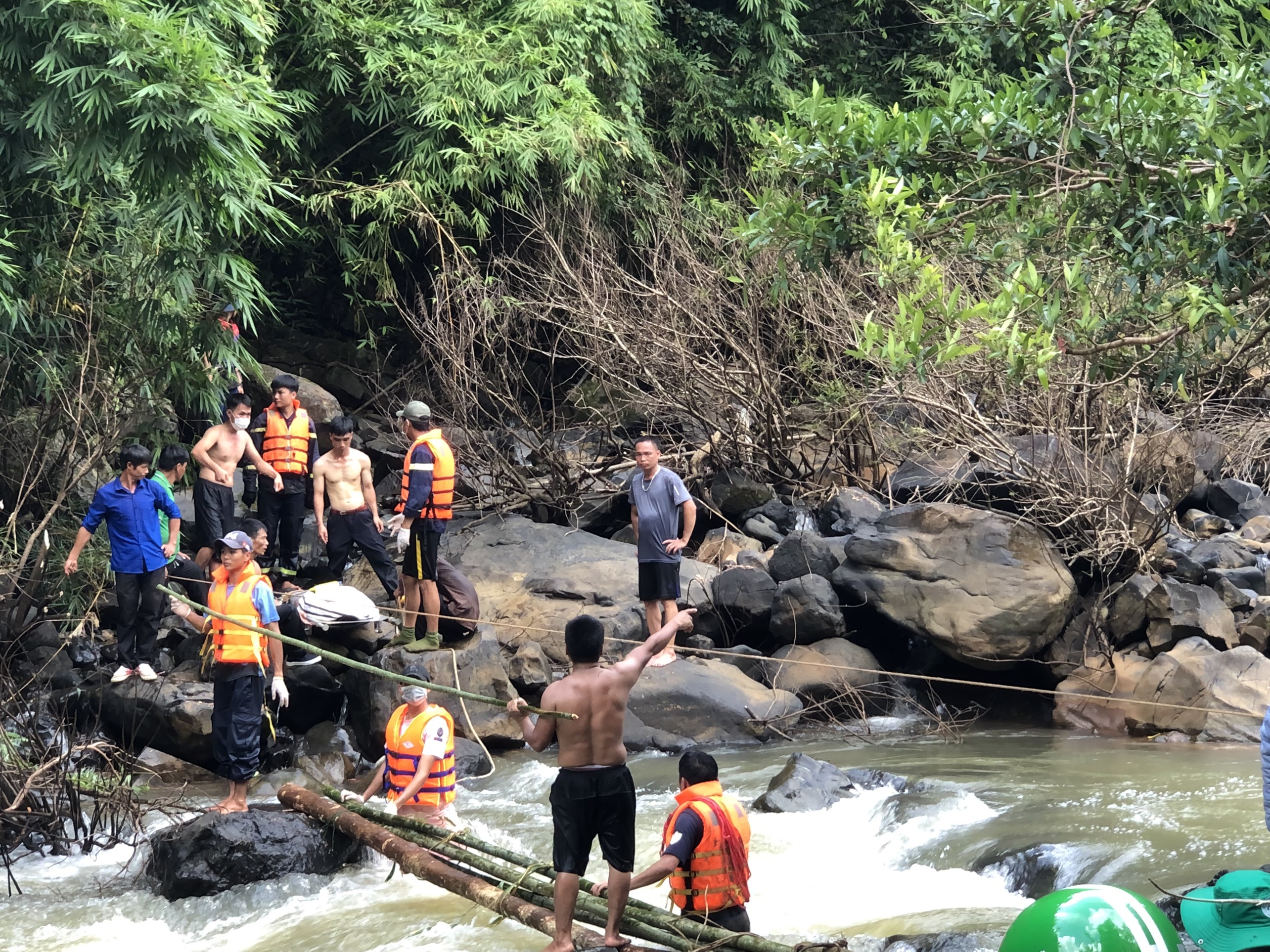 Nam thanh niên ở Đắk Nông tử vong khi tắm suối