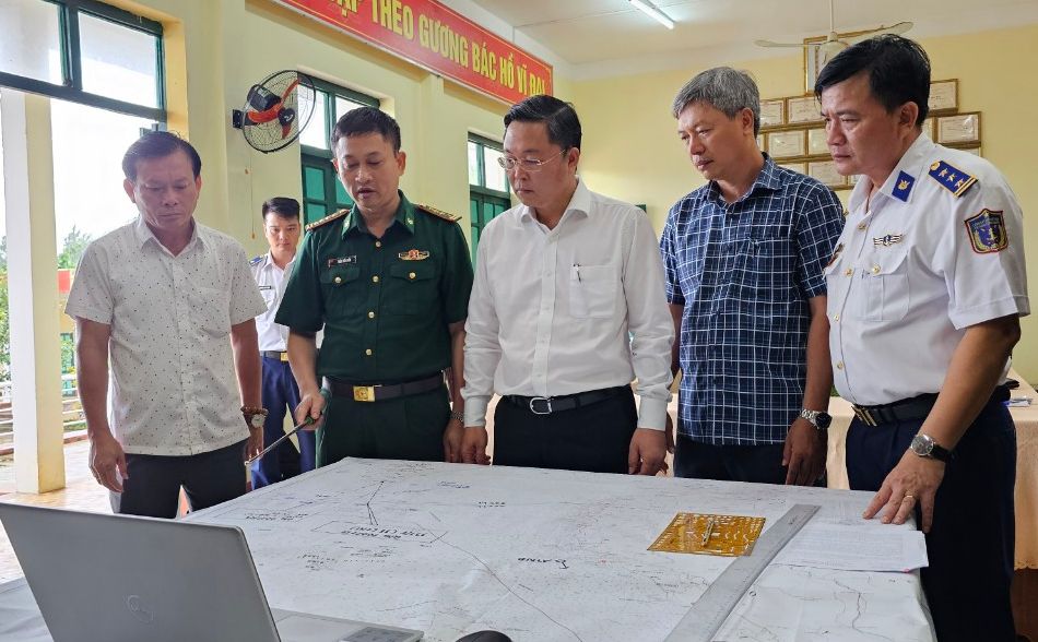 Diễn biến mới nhất vụ chìm tàu ở Quảng Nam, 15 người mất tích