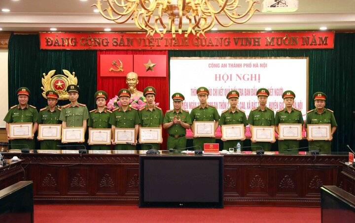 Chủ tịch Hà Nội gửi thư khen đơn vị phá vụ án cô gái trẻ bị sát hại, phân xác