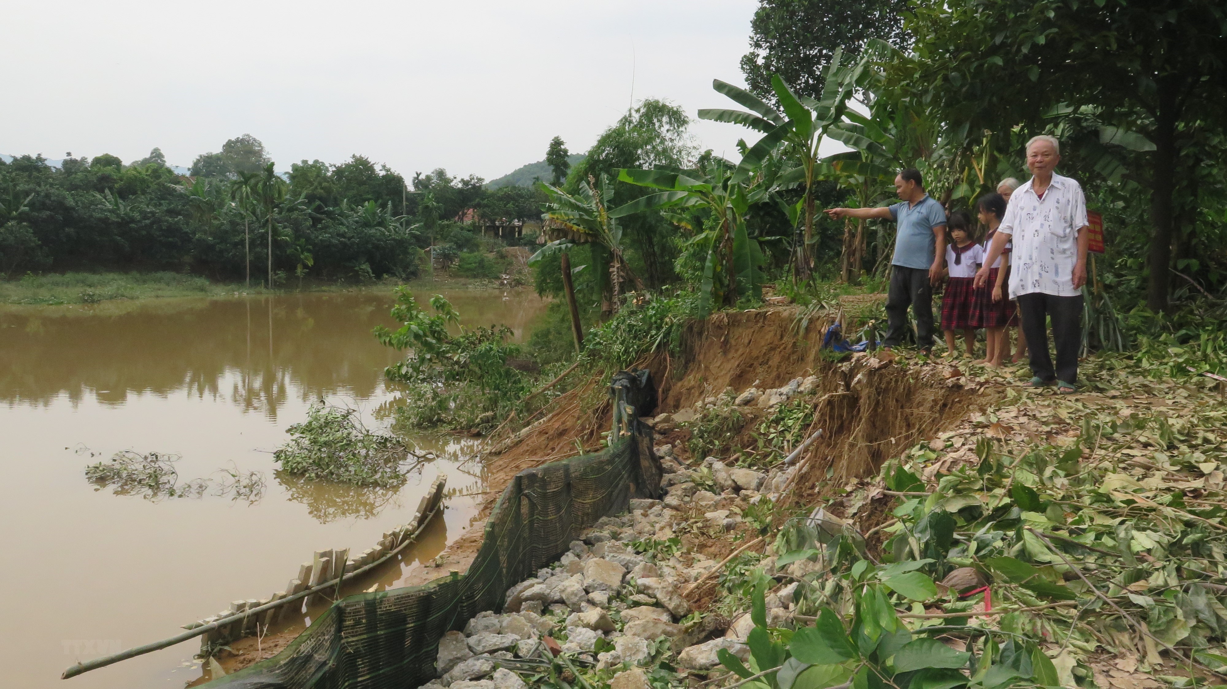 Thừa Thiên-Huế: Khẩn trương khắc phục tình trạng sạt lở bờ sông