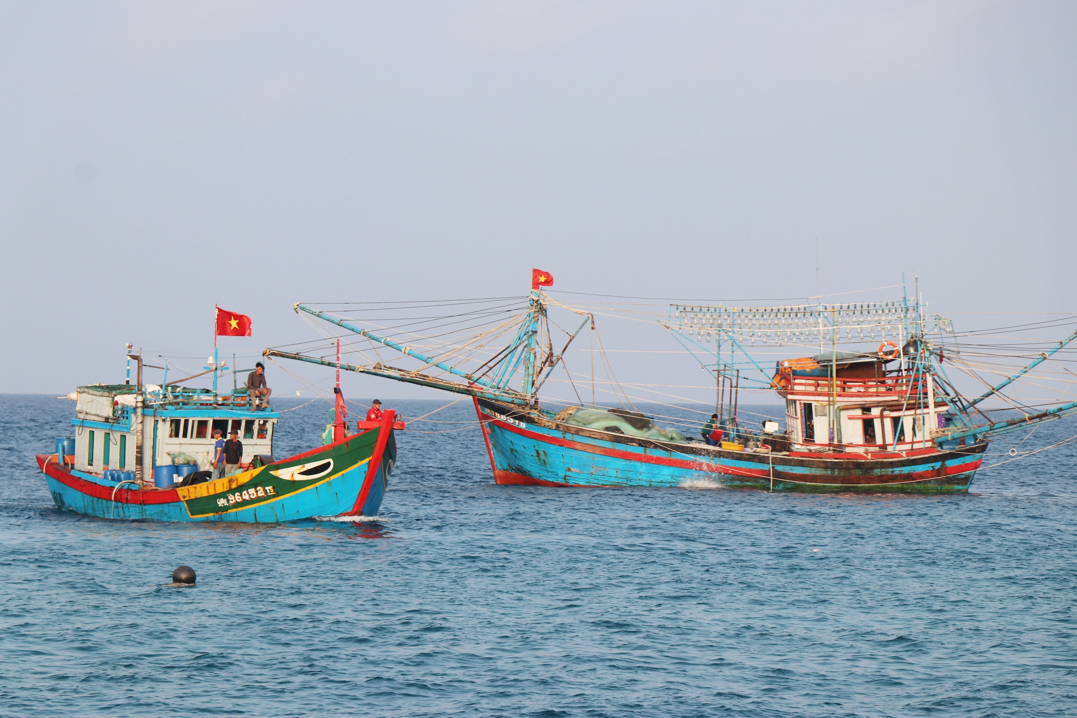 Đề xuất cấm khai thác có thời hạn tại 5 khu vực biển ven bờ Quảng Ngãi