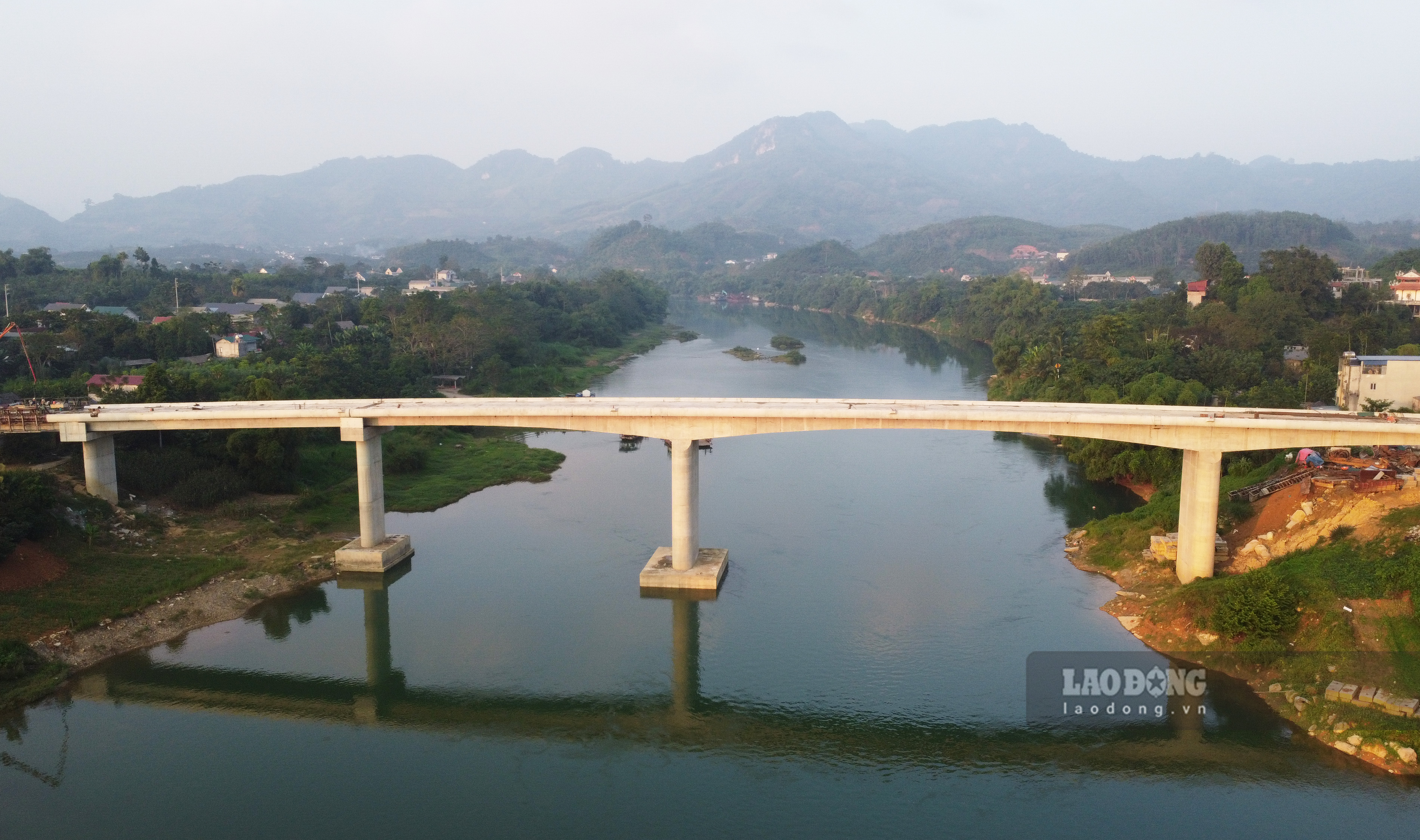 Cầu trăm tỉ vượt sông Gâm tại Tuyên Quang sắp hoàn thành