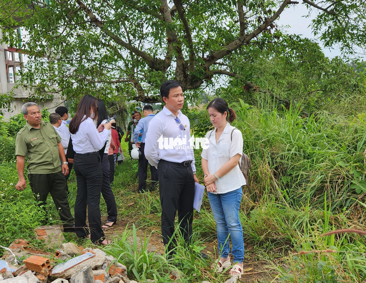 Tòa án thẩm định đất của nghệ sĩ Vũ Linh liên quan vụ kiện chia di sản