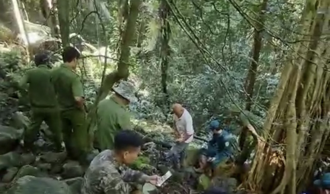 Người dân phát hiện một bộ xương người trong rừng sâu ở Lâm Đồng