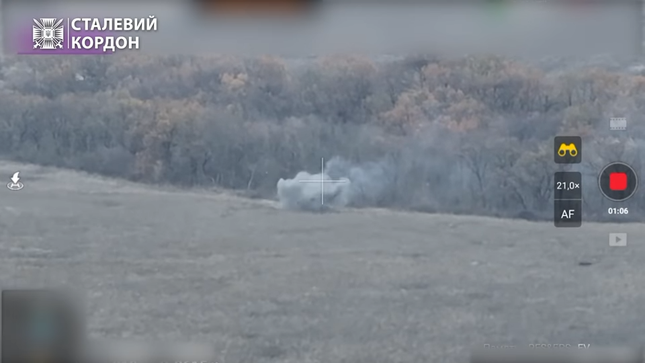 Ukraine nói hai xe tăng T-72 của Nga bị phá hủy trên mặt trận Kupiansk