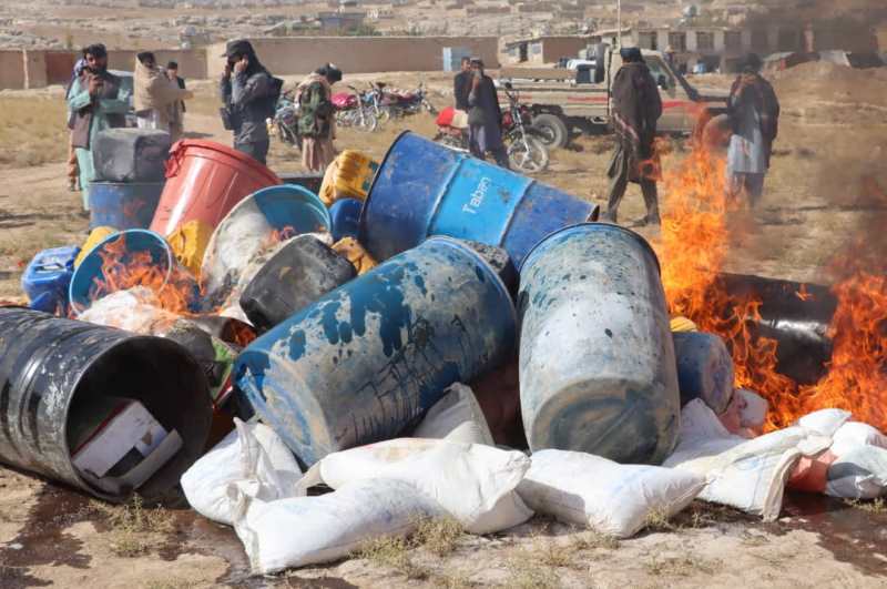 Cảnh sát Afghanistan thiêu hủy gần 2 tấn ma túy các loại