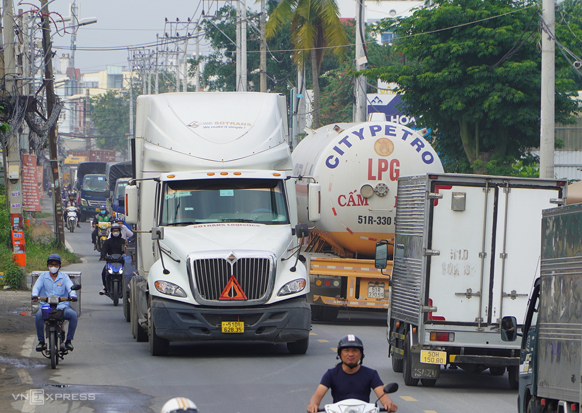 Ám ảnh 2 km đường 'tử thần' ở cửa ngõ Sài Gòn