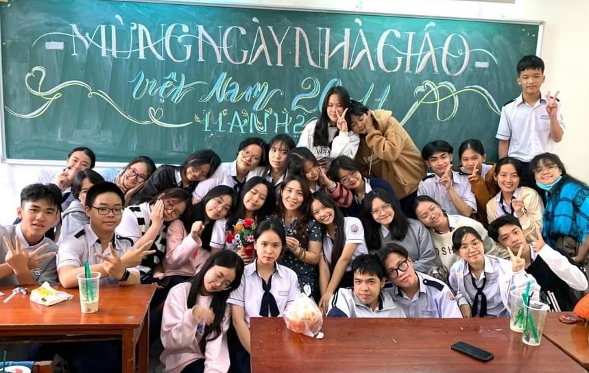 Trường học ở Phú Yên tặng tiền cho học sinh tổ chức ngày Nhà giáo Việt Nam