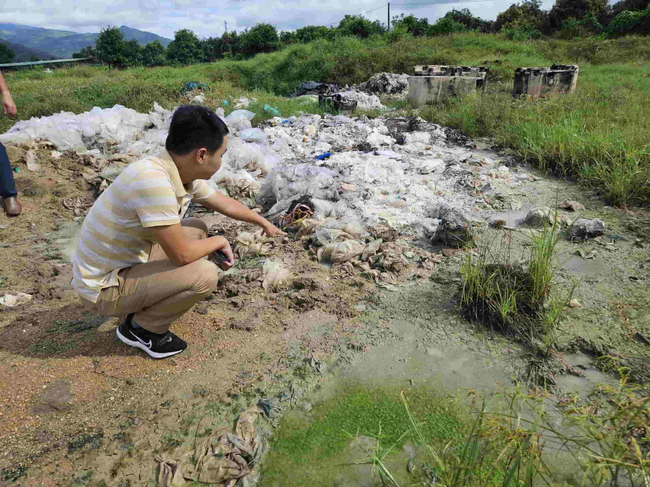 Công ty thủy sản đem chất thải rắn ở khu công nghiệp Khánh Hòa đổ ra ngoài