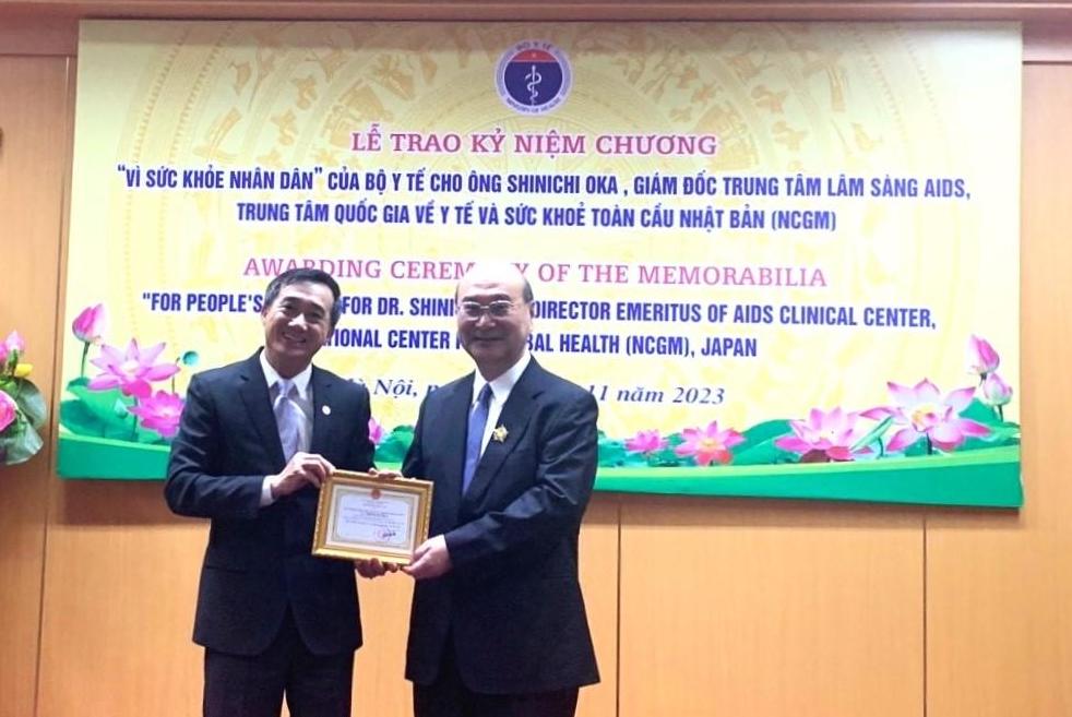 Cố vấn trưởng dự án JICA nhận kỷ niệm chương của Việt Nam