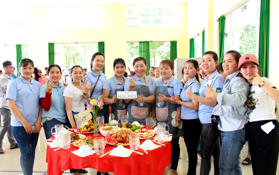 Hội thi nấu Bữa cơm gia đình chào mừng Đại hội Công đoàn Việt Nam