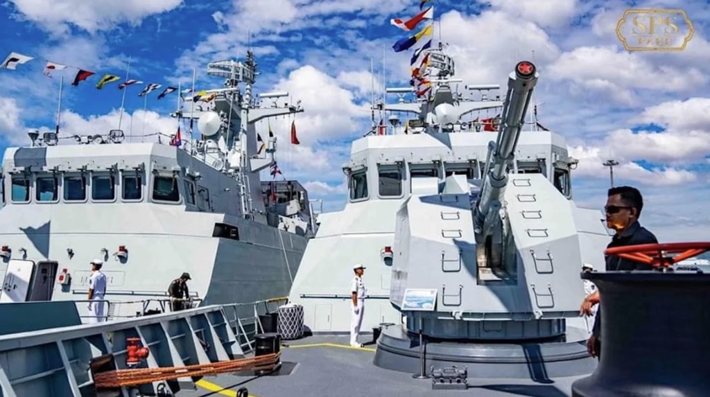 Đội tàu chiến Trung Quốc cập cảng hải quân Campuchia
