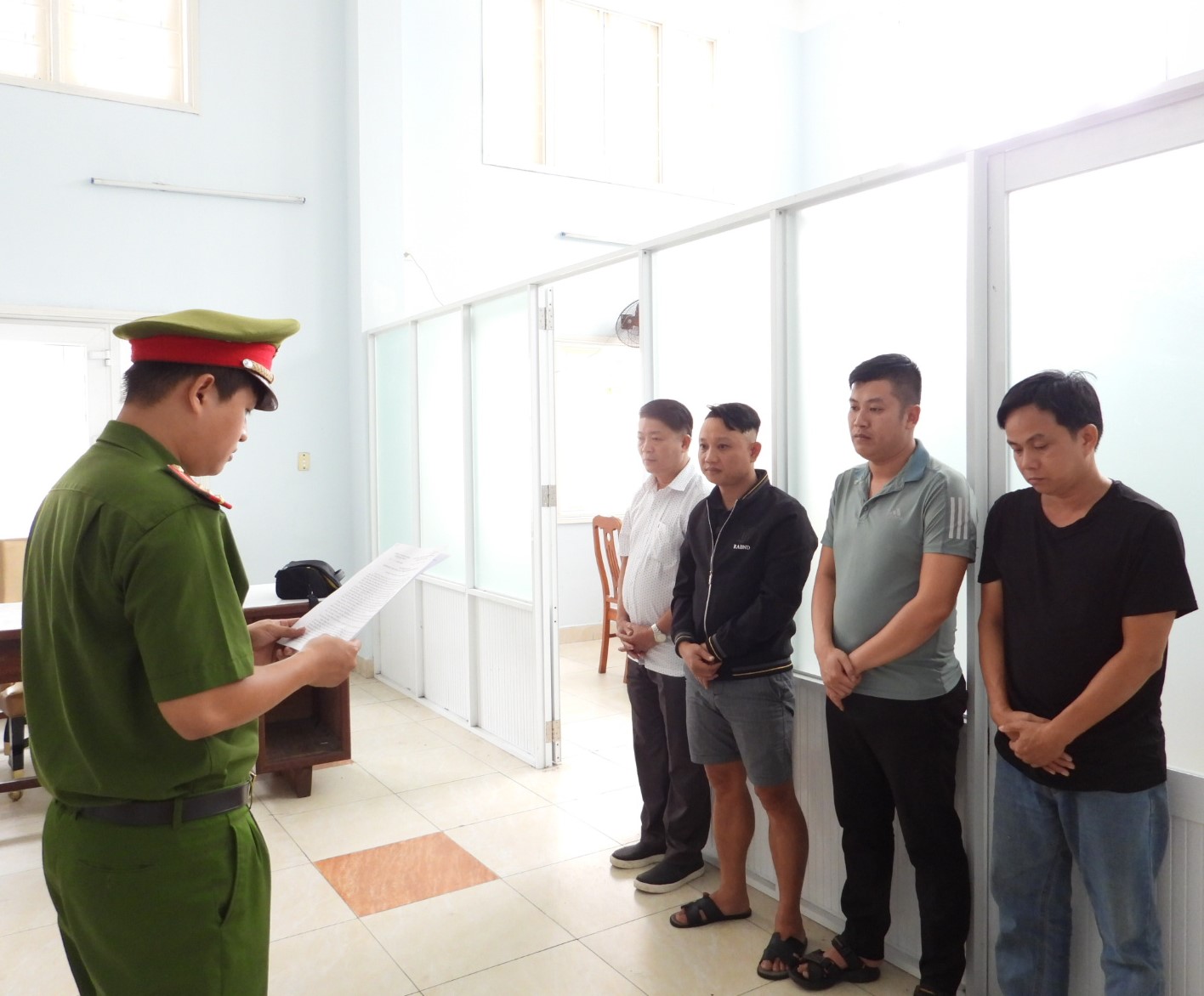 Cảnh sát vây bắt 4 đối tượng trong đường dây cá độ quy mô lớn ở Đà Nẵng