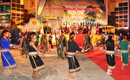 Kon Tum dạy 4 ngôn ngữ bản địa cho cán bộ, công chức và công an, quân đội