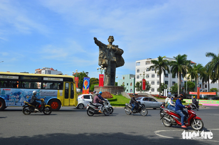 Tượng đài Mẹ Nhu, cầu vượt Ngã Ba Huế đi vào biểu trưng quận Thanh Khê