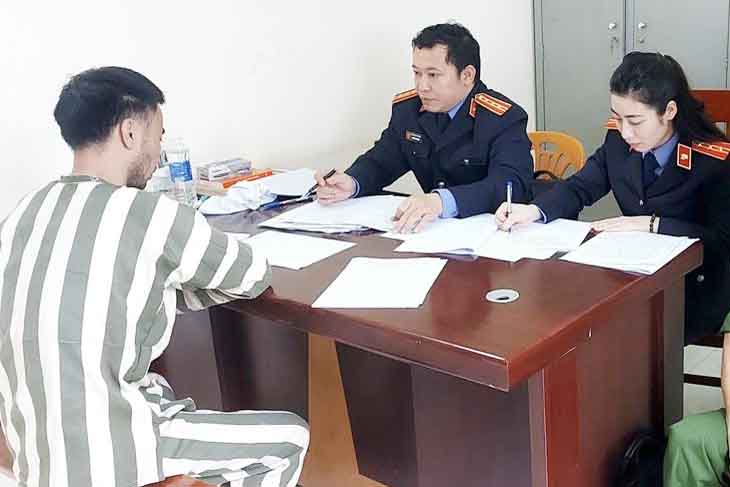 Kiểm sát đột xuất việc thi hành án tại Trại giam Xuân Hà