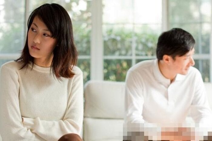 Vợ thường xuyên gặp khách hàng, chồng hoài nghi cái thai không phải con mình