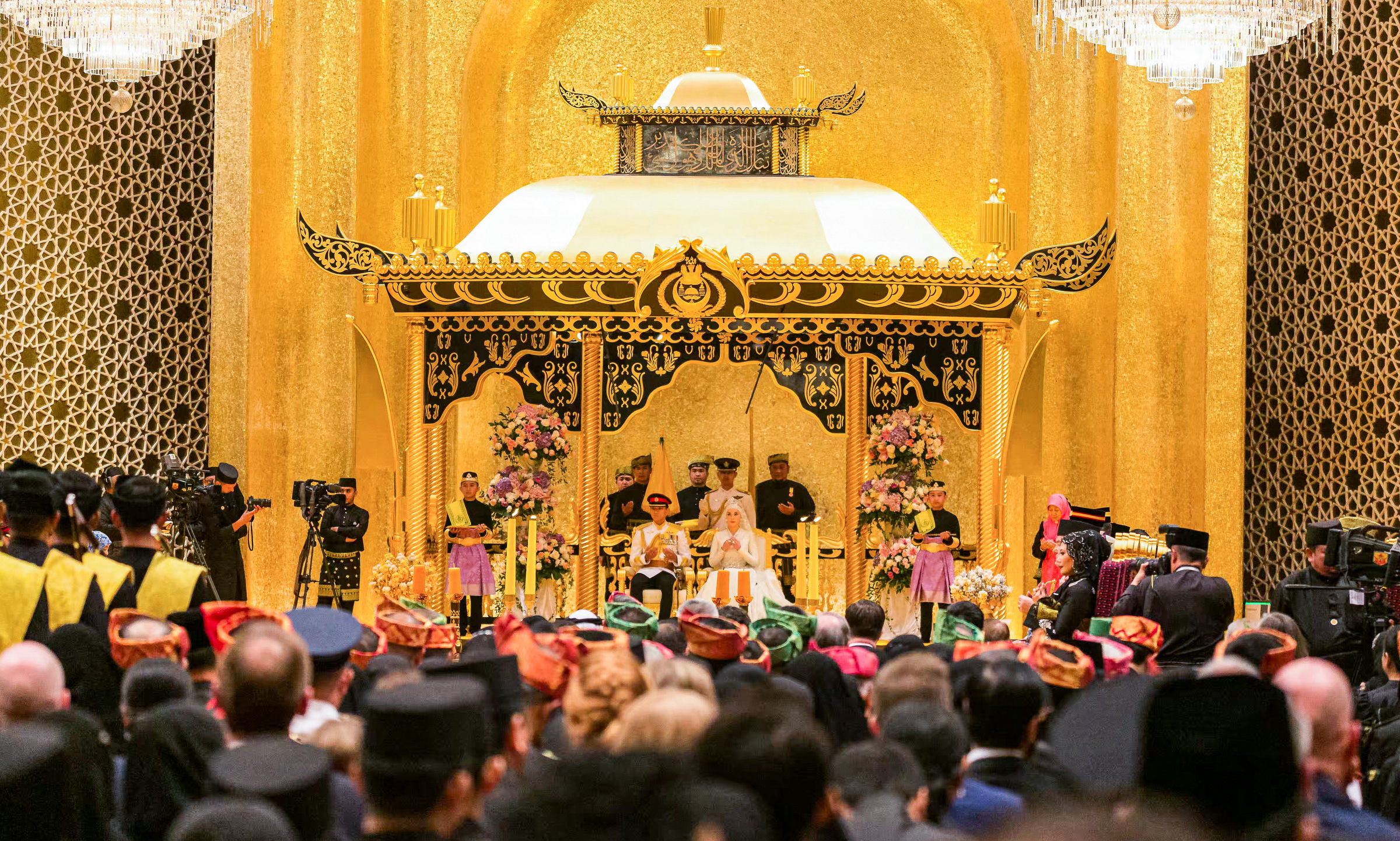 Có gì trong đám cưới kéo dài 10 ngày của Hoàng tử Brunei