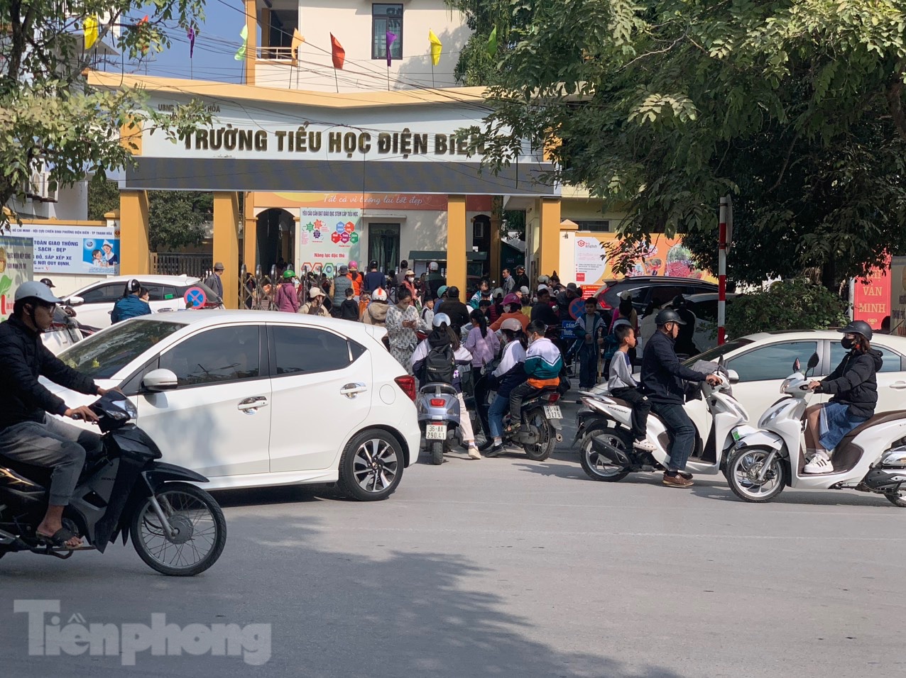 Mới nhất vụ học sinh phải nhập viện ở Thanh Hoá: Nhiều phụ huynh 'cắt' bán trú