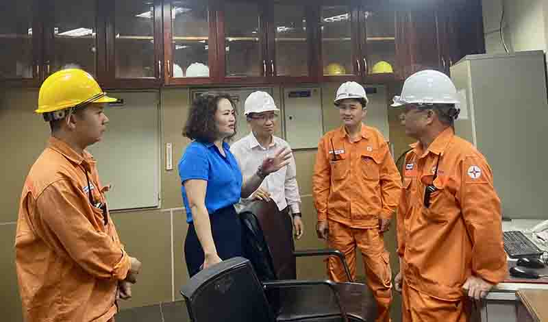 Công đoàn Điện lực Việt Nam động viên người lao động Nhà máy Thủy điện Ialy