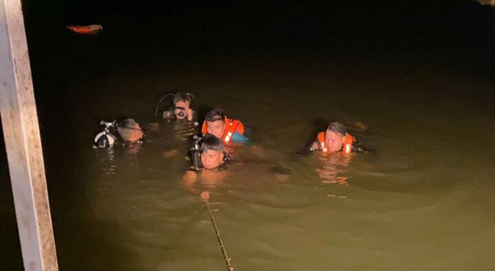 Bình Phước: Lật thuyền trên sông Bé, 3 người chết đuối