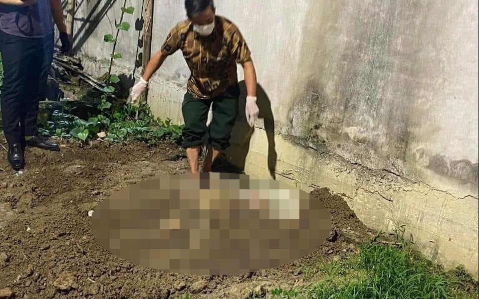 Khai quật thi thể nữ sinh bị bạn trai sát hại, chôn sau vườn chuối
