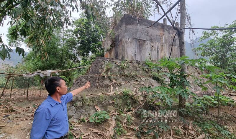 Bên công trình cấp nước bỏ hoang gần 20 năm, dân chật vật dùng giếng khơi