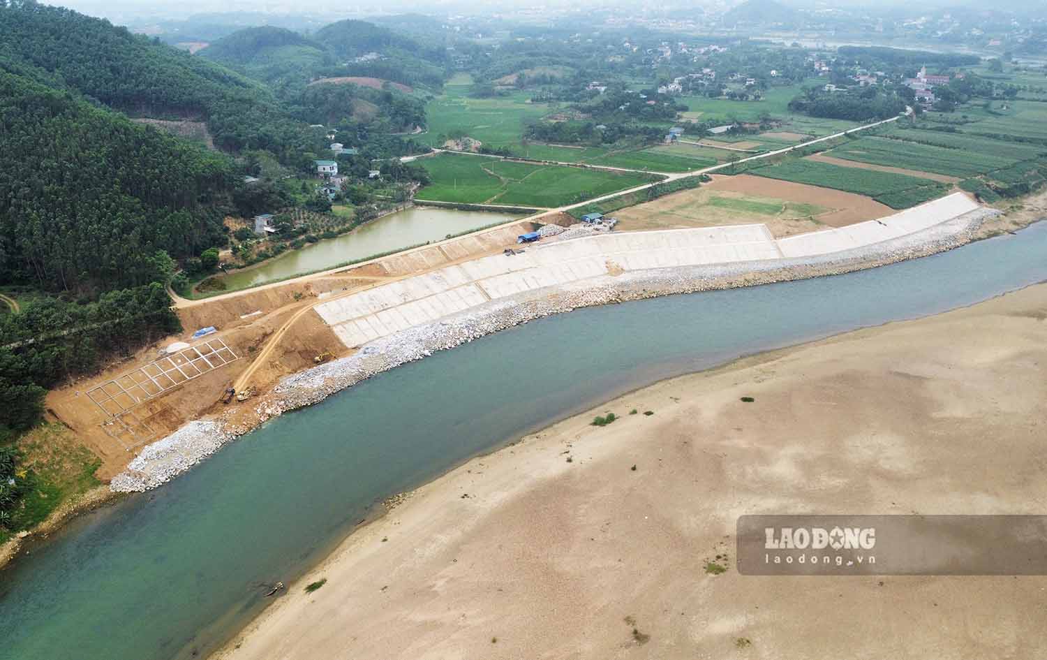 Bờ kè tiền tỉ chống sạt lở sông Lô qua Tuyên Quang sắp hoàn thành
