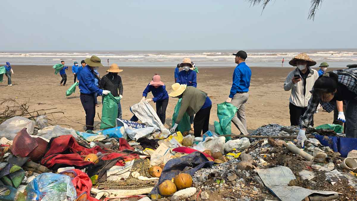 Dọn rác không phải một lần, không theo phong trào, mà làm thường xuyên