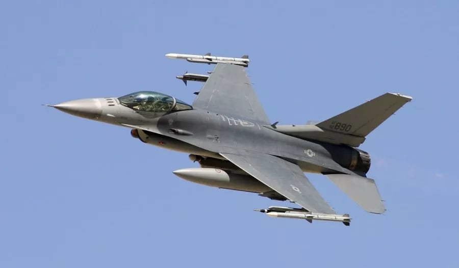 Ukraine tiết lộ thời điểm nhận tiêm kích F-16
