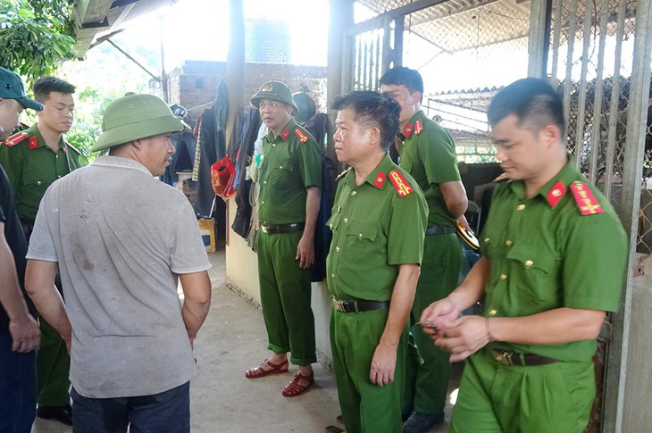 Thanh niên chém chết hàng xóm vì nghi ngờ quan hệ bất chính với vợ mình