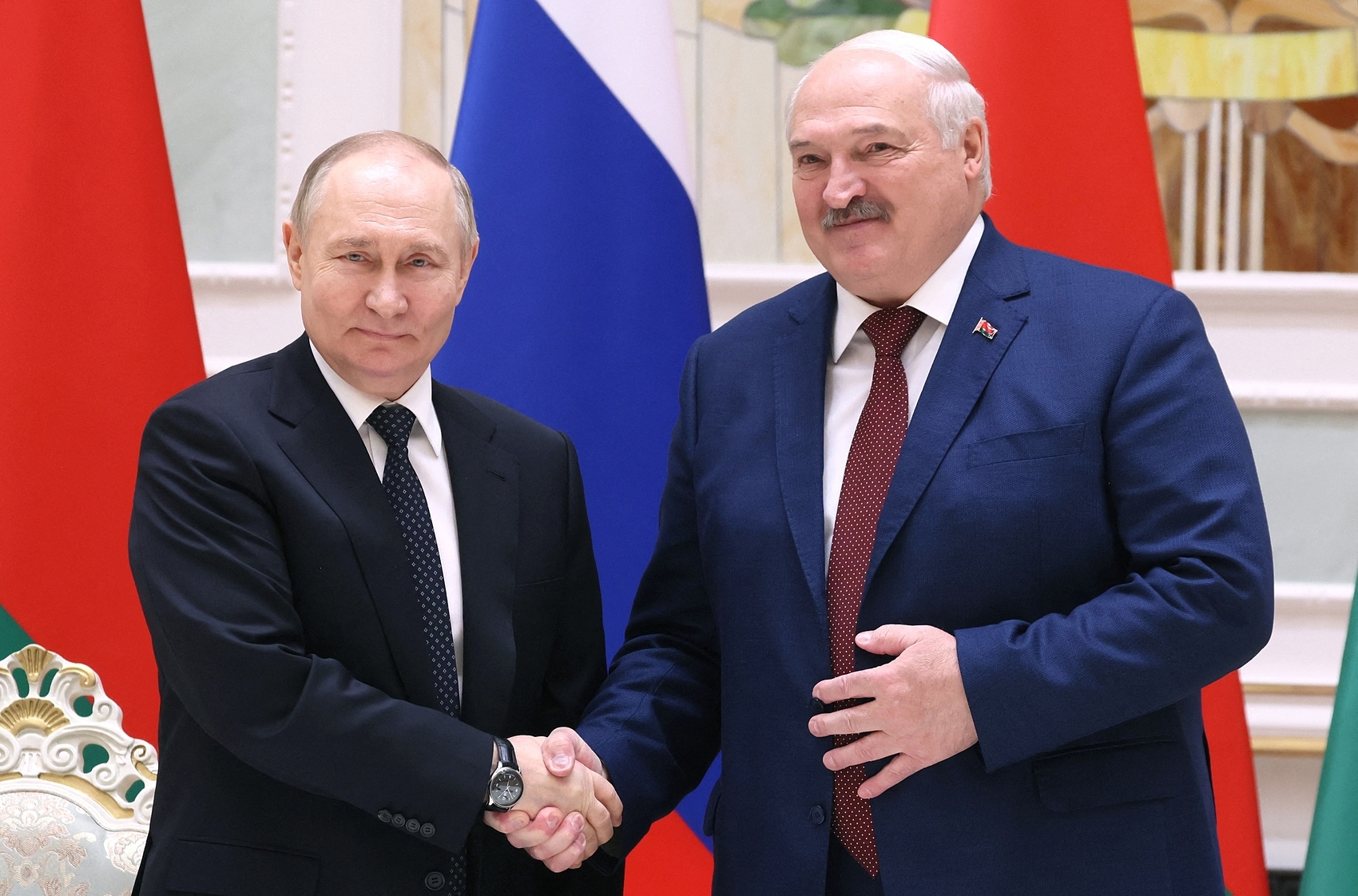 Ông Putin trao huân chương cao quý nhất của Nga cho Tổng thống Belarus