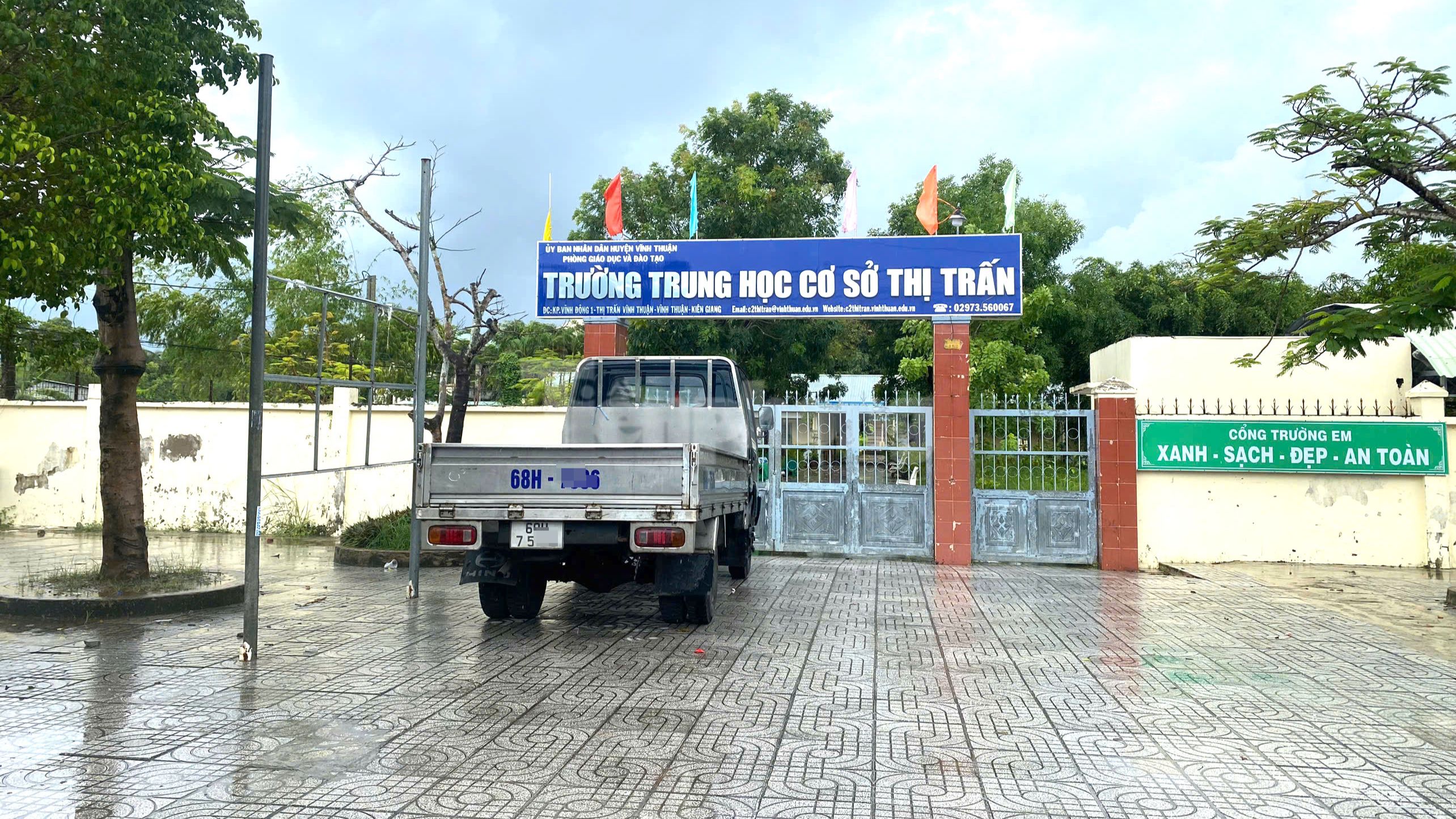 Hiệu trưởng tự ý chuyển trường trước năm học mới: 'Tôi chưa biết làm lễ khai giảng ở đâu'